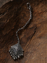 Load image into Gallery viewer, 92.5 Strling Silver Maang Tikka With Textured Design And Multiple Danglers
